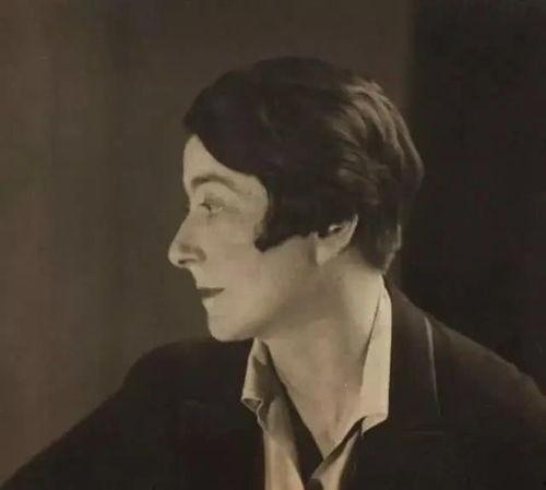 娱乐圈吃瓜辉总,揭秘吃瓜辉总背后的故事